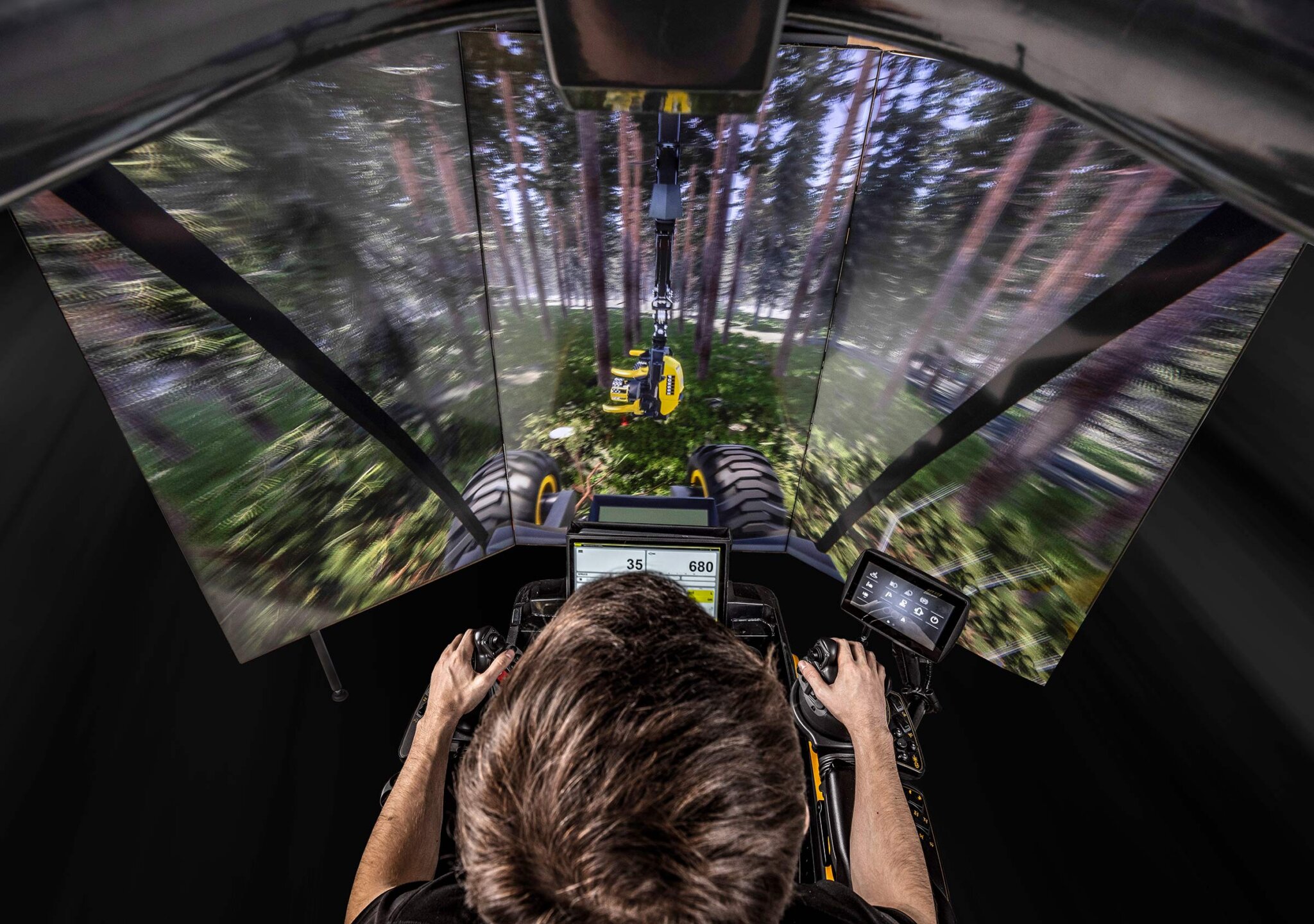 北海道立北の森づくり専門学院様へのPONSSE搭乗型シミュレーター導入の記事をフォレストジャーナル様にご掲載頂きました。