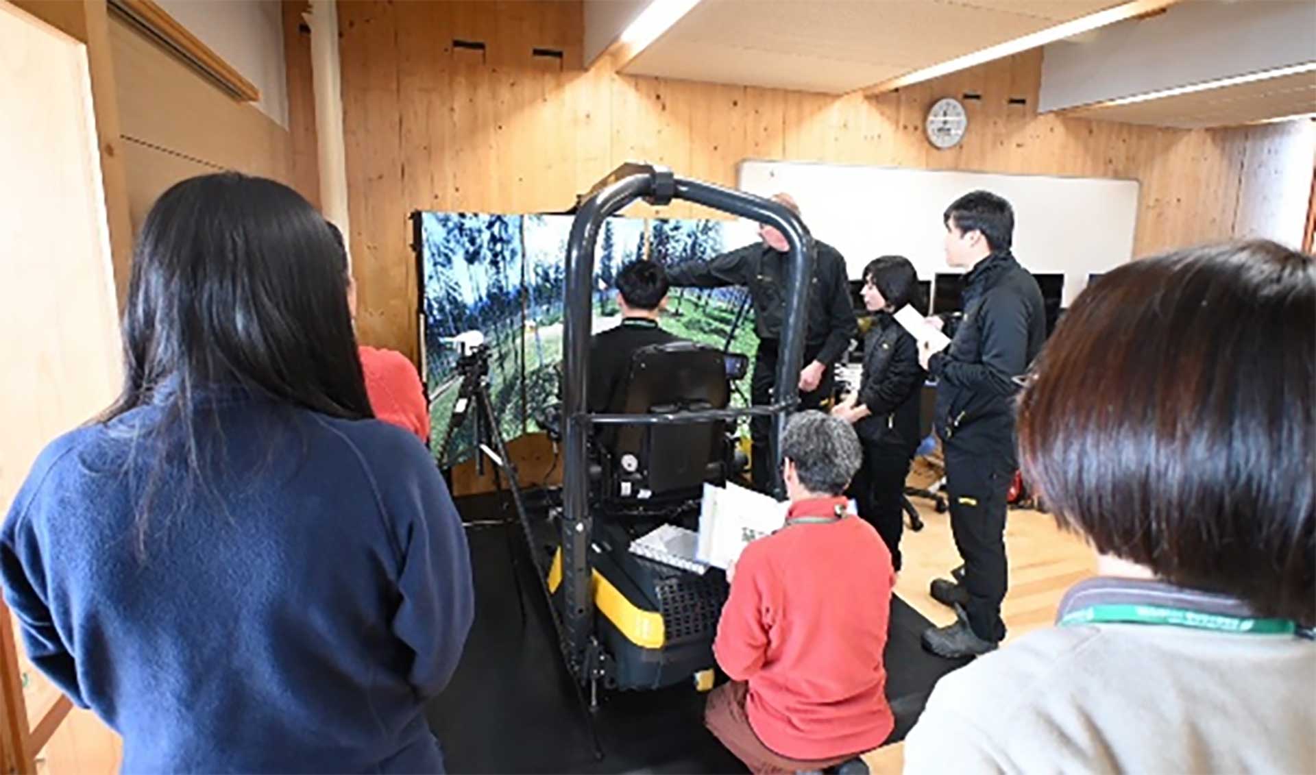 PONSSEシミュレーターの講習会風景